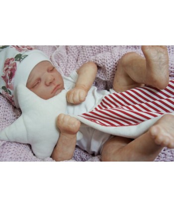 Bambola reborn che sembra un bambino addormentato - Ana by Realborn Voir les baskets